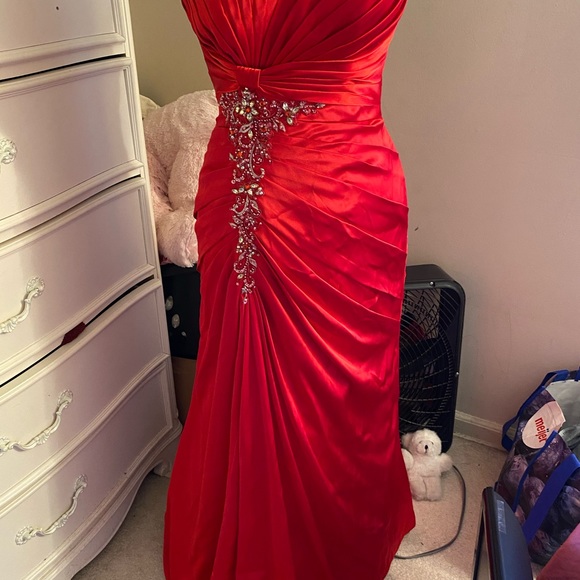 Beautiful Formal Red Prom Evening Dress ❤️ - Picture 7 of 16